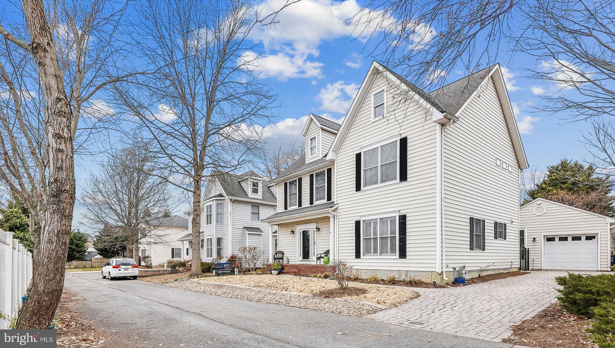 2 Danielle Ct