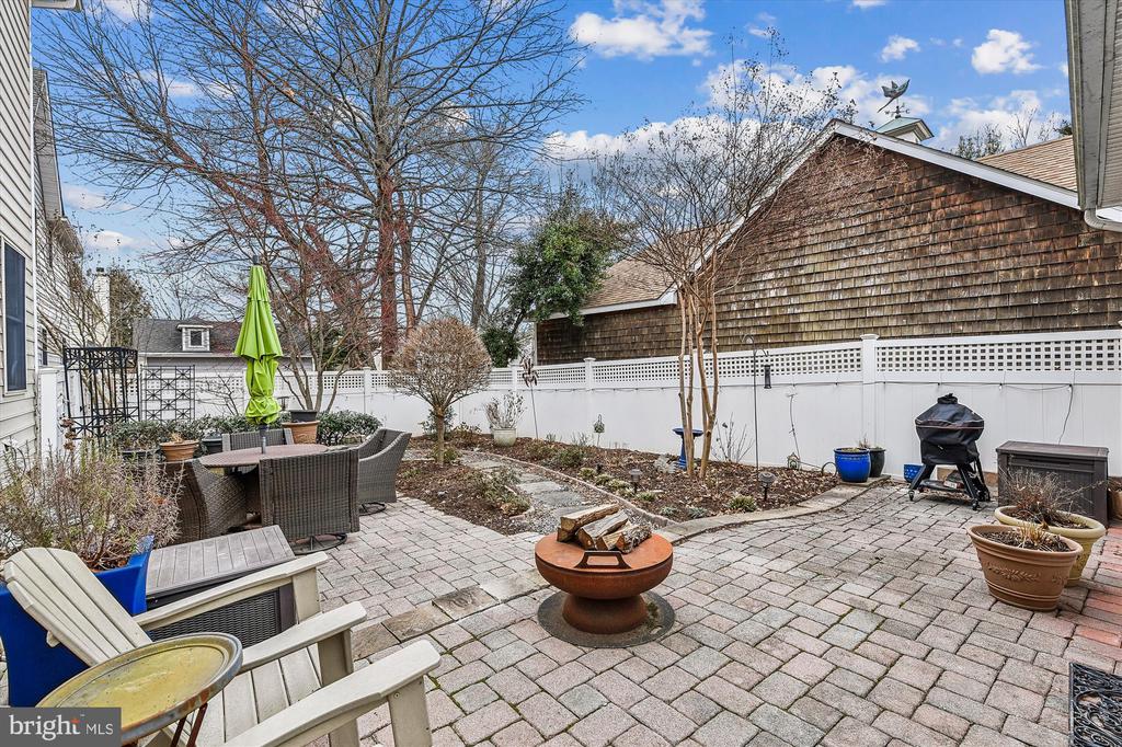 2 Danielle Ct