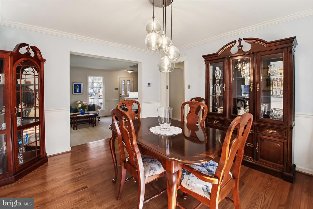 303 Bridle Path Ln