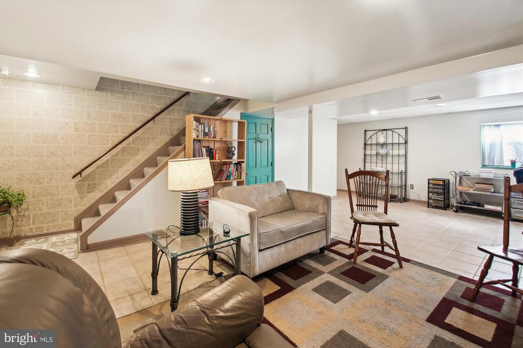 303 Bridle Path Ln