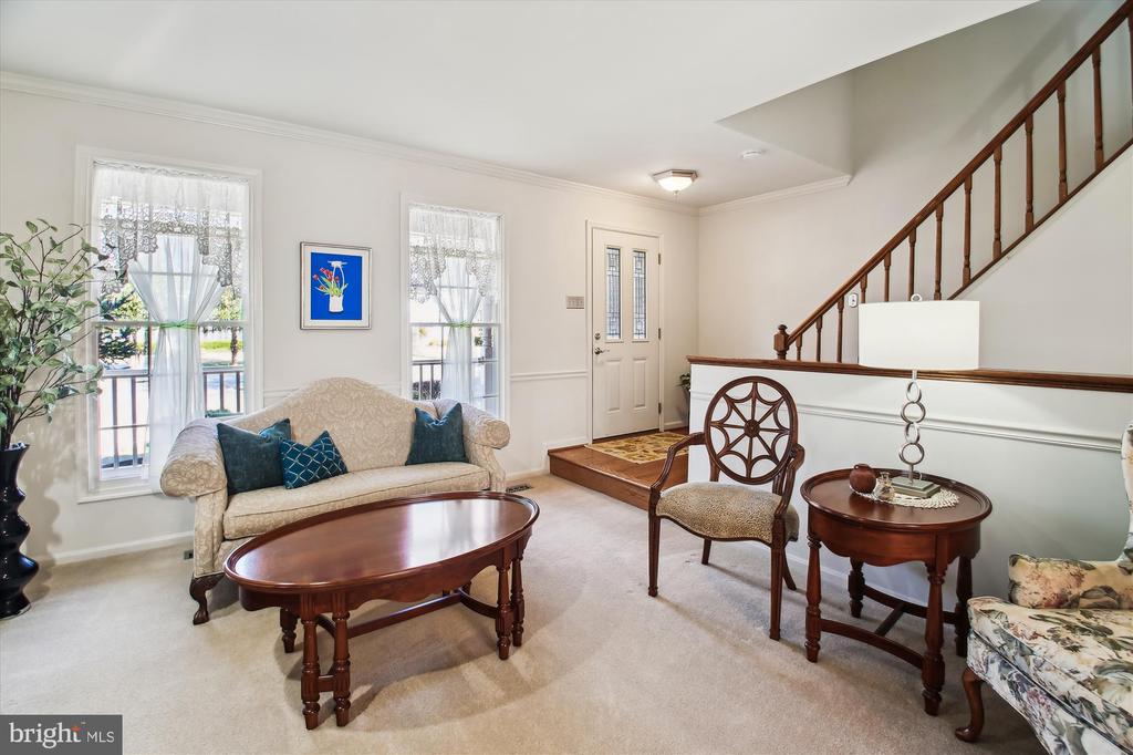 303 Bridle Path Ln