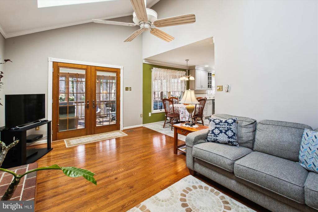 303 Bridle Path Ln