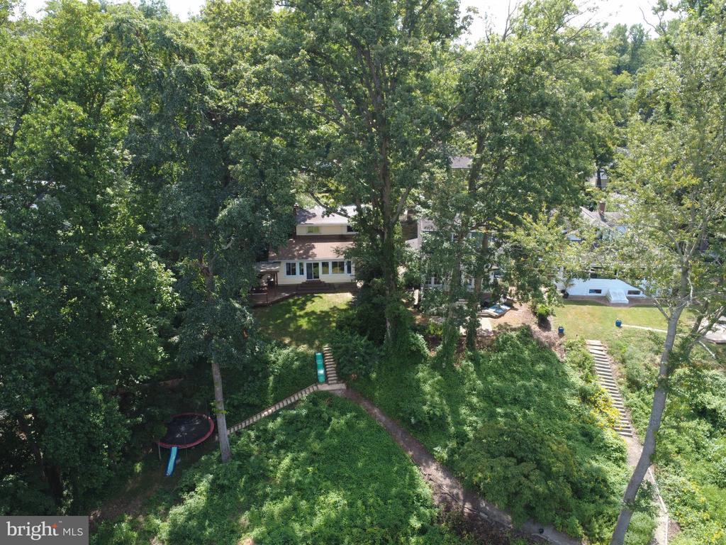 2946 Edgewater Dr