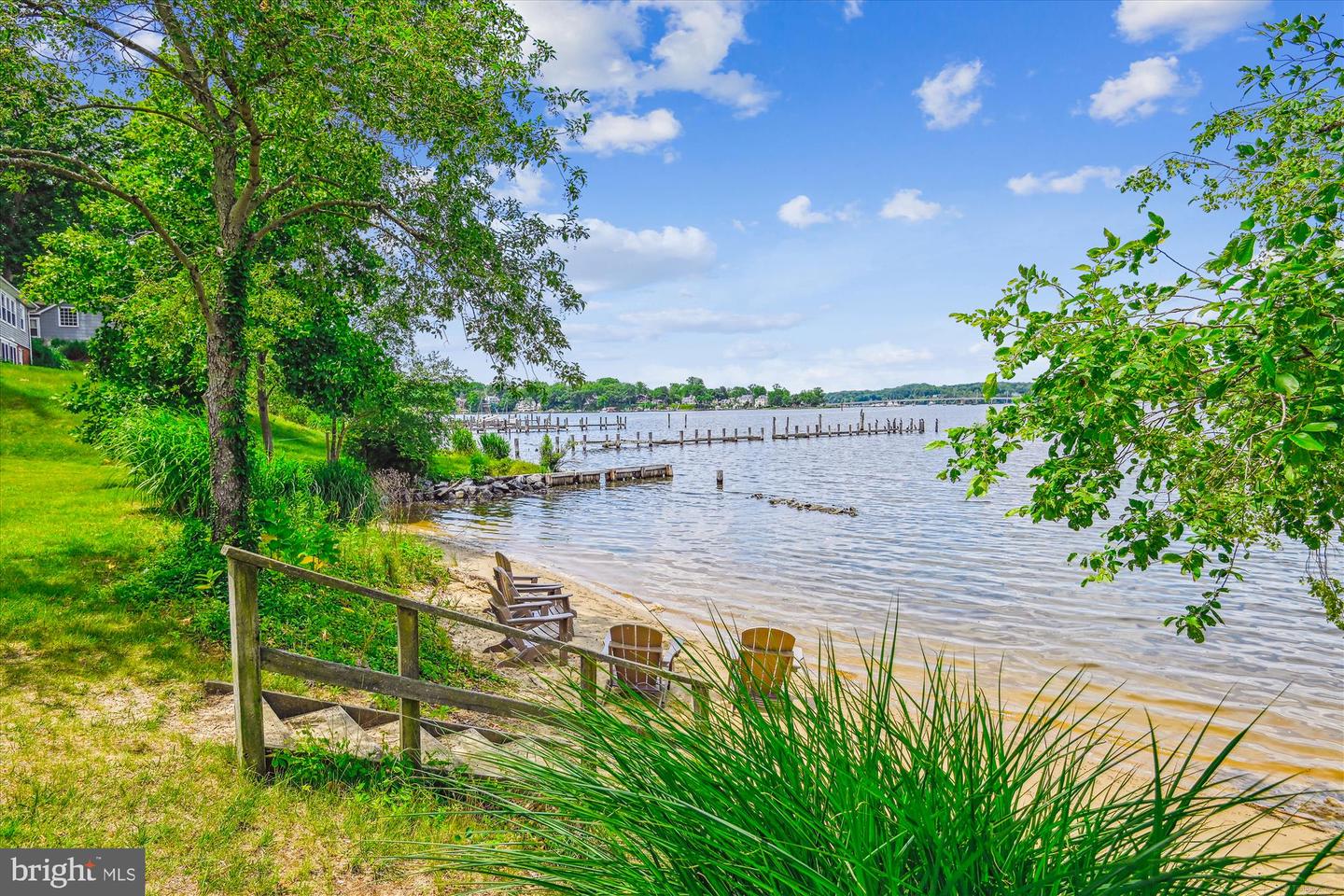 2946 Edgewater Dr