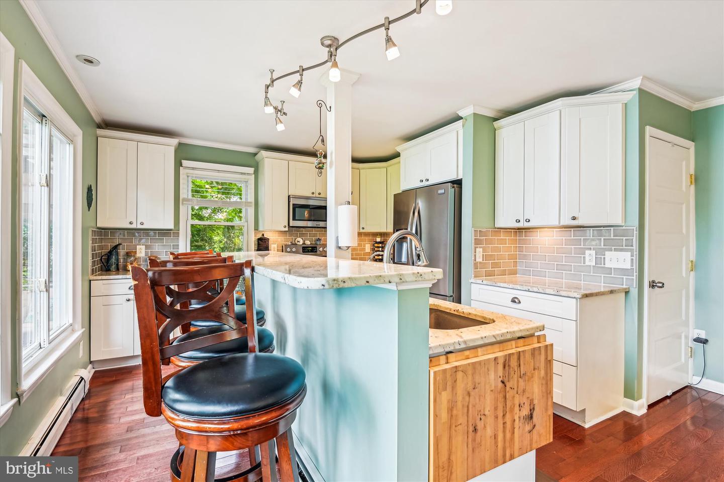2946 Edgewater Dr