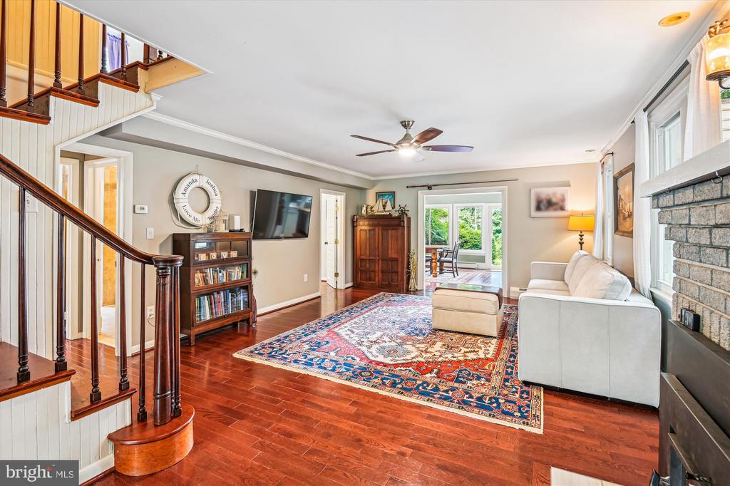 2946 Edgewater Dr