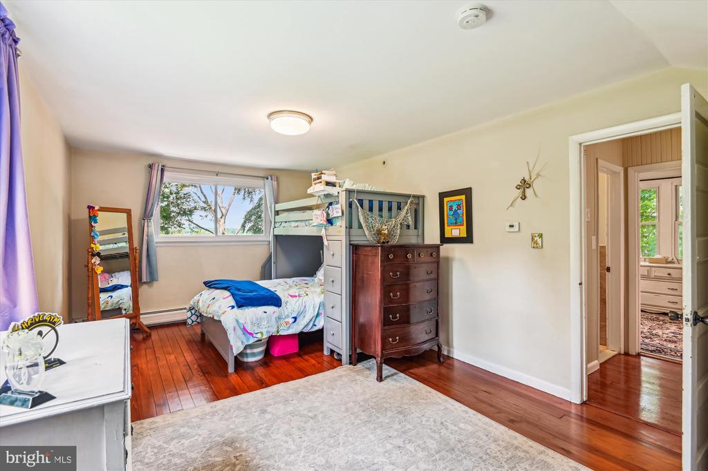 2946 Edgewater Dr