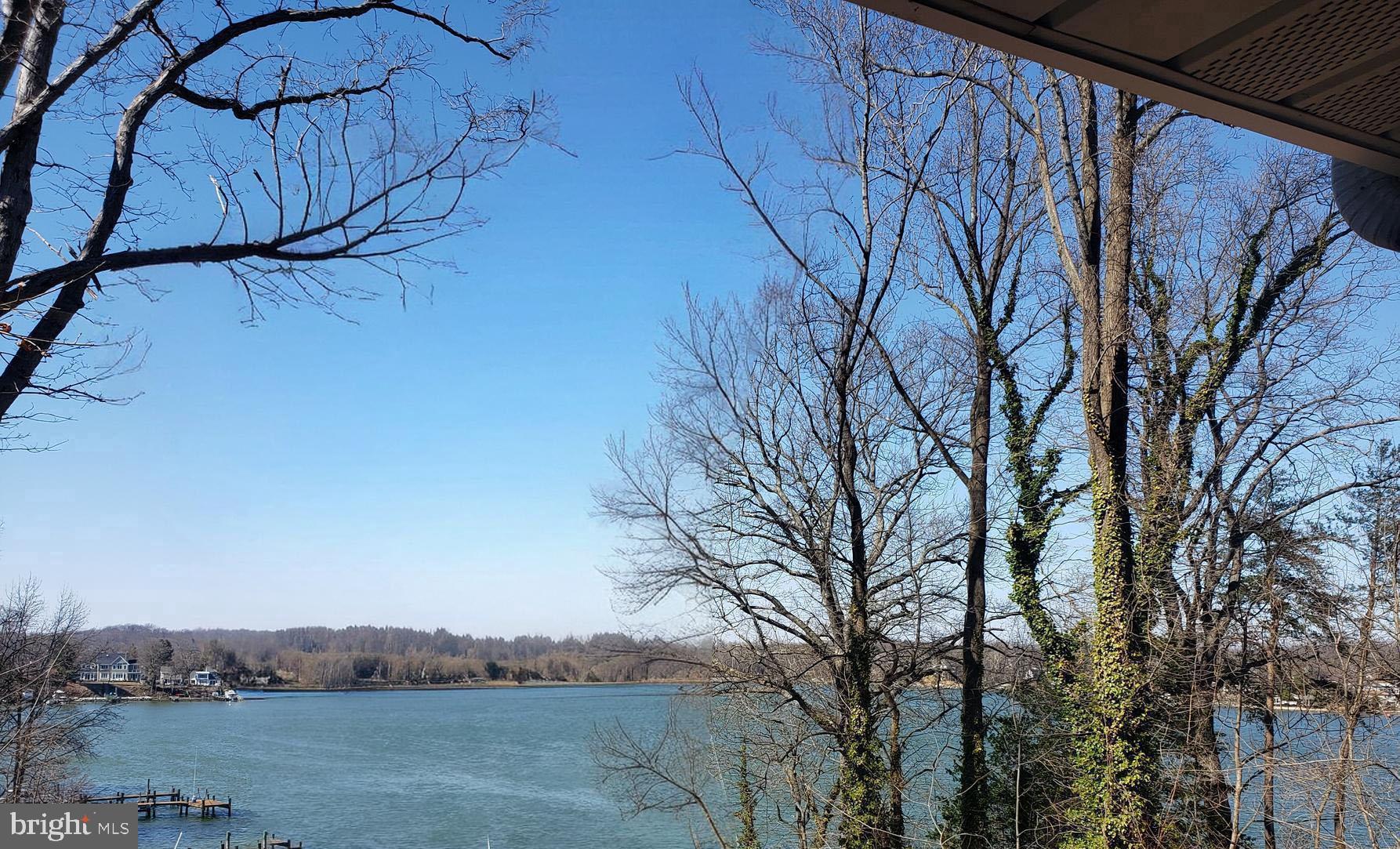 2946 Edgewater Dr
