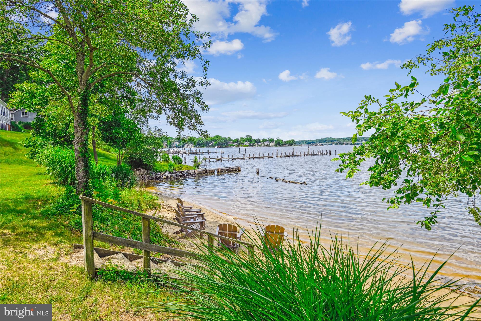 2946 Edgewater Dr