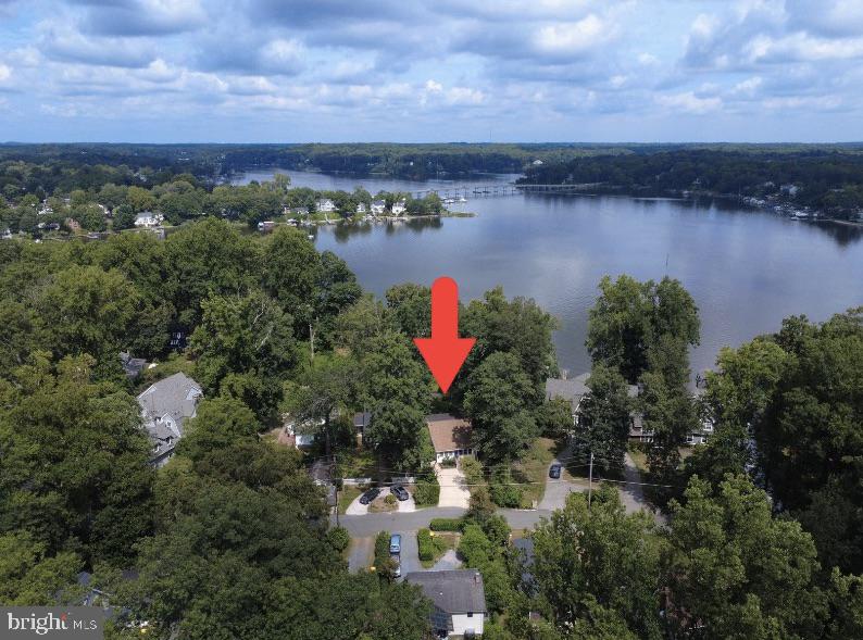 2946 Edgewater Dr