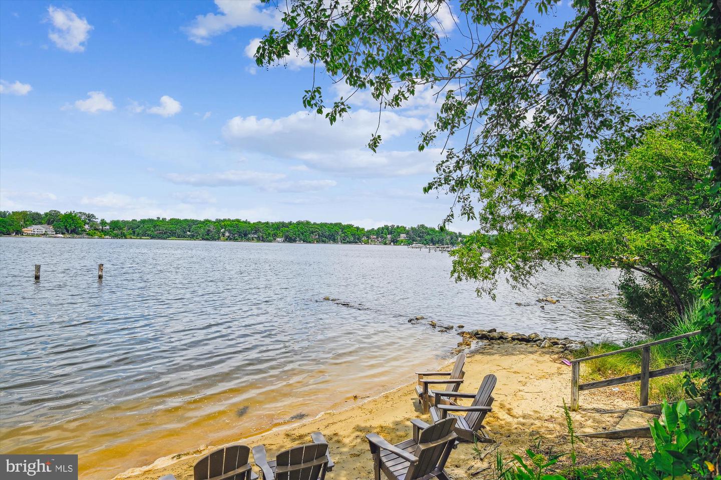 2946 Edgewater Dr