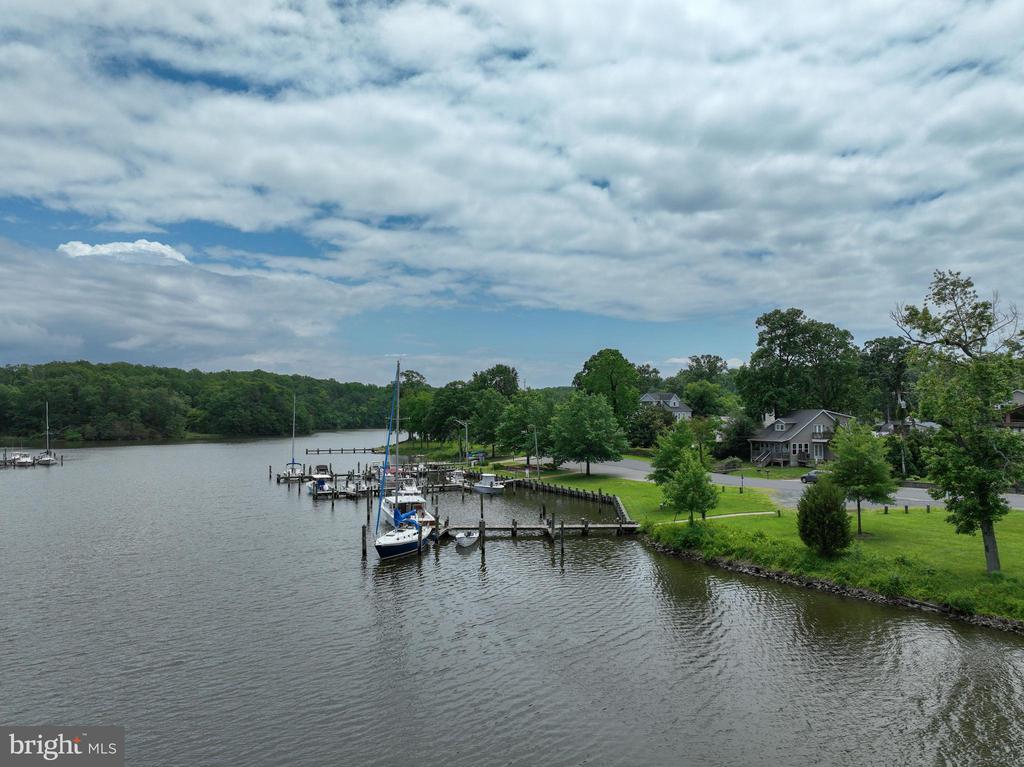 405 Bayview Dr