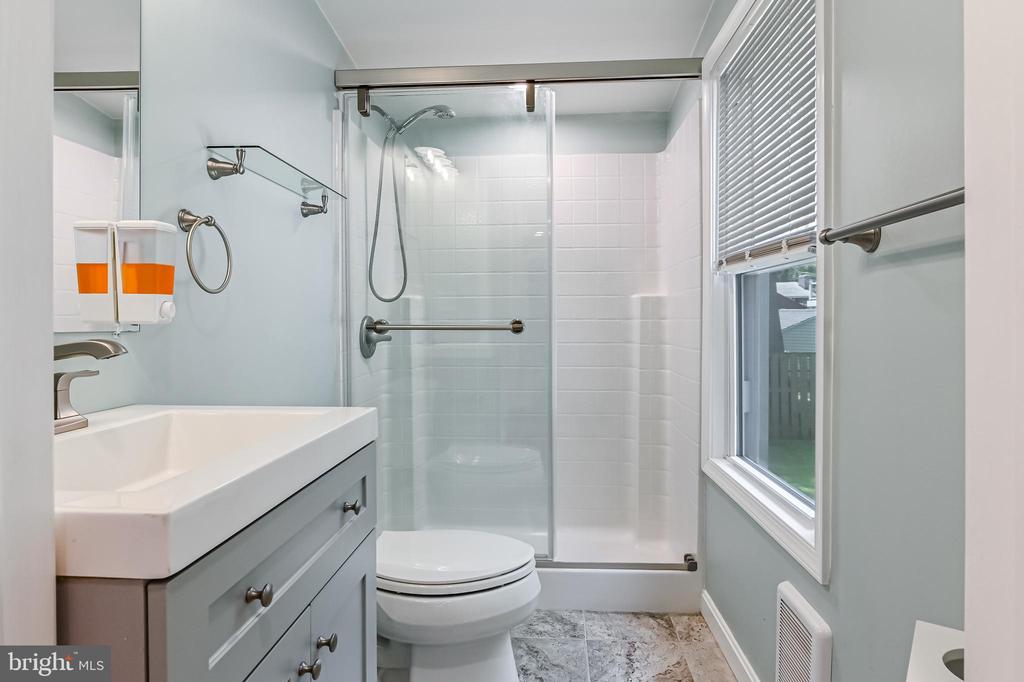405 Bayview Dr