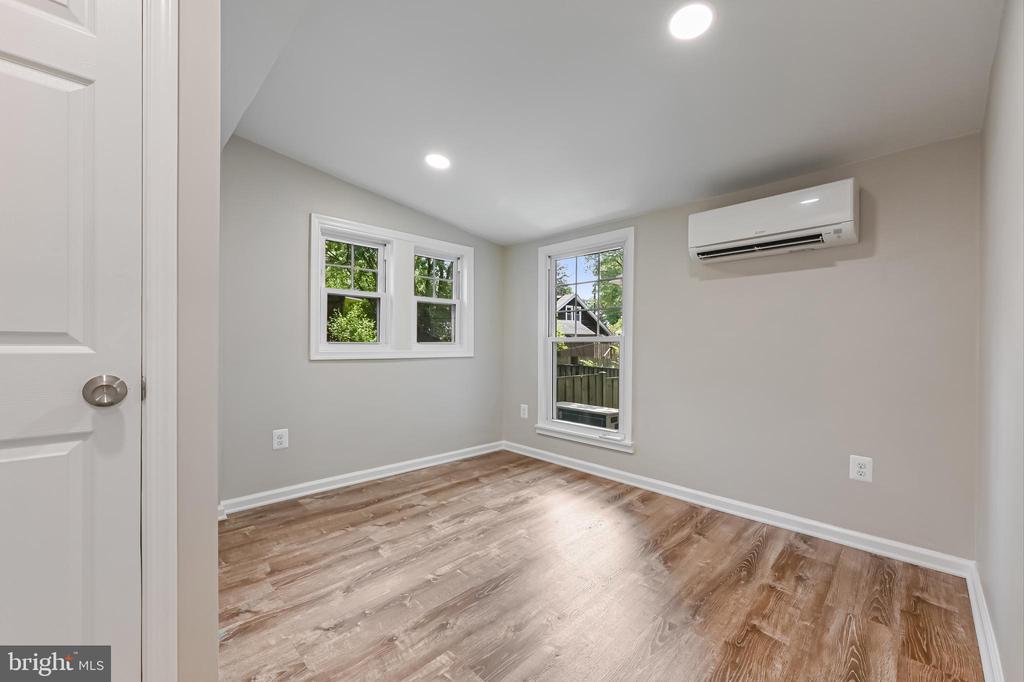 405 Bayview Dr
