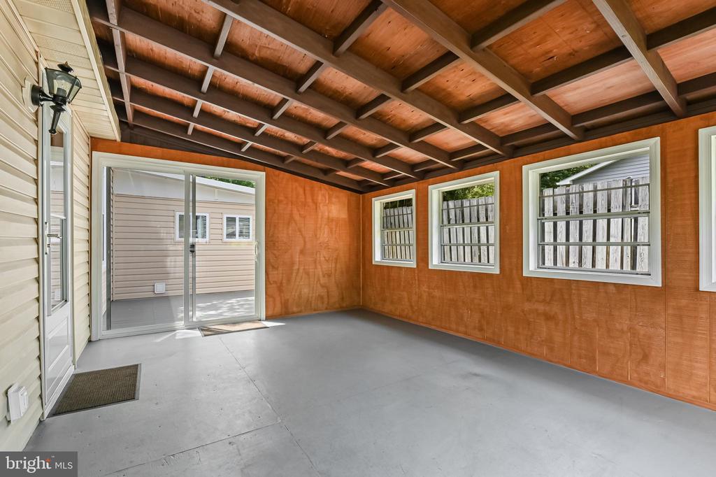 405 Bayview Dr