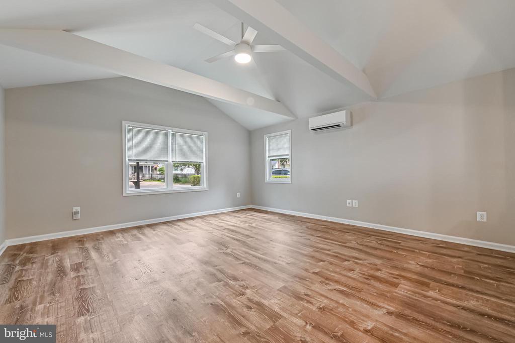 405 Bayview Dr