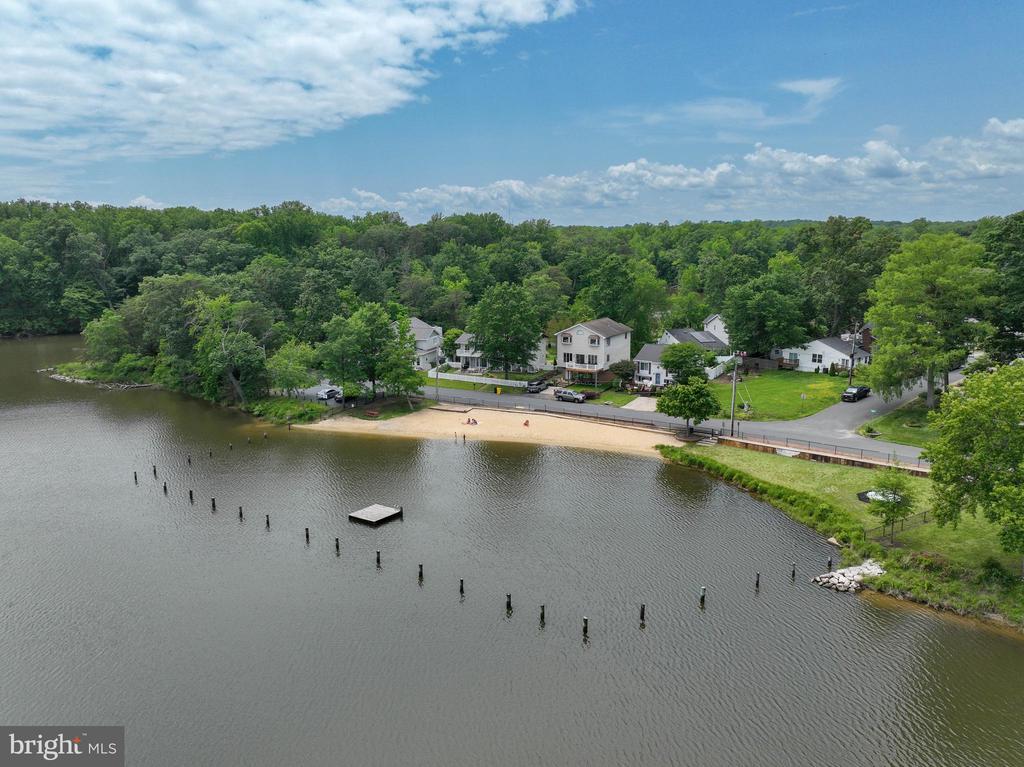 405 Bayview Dr