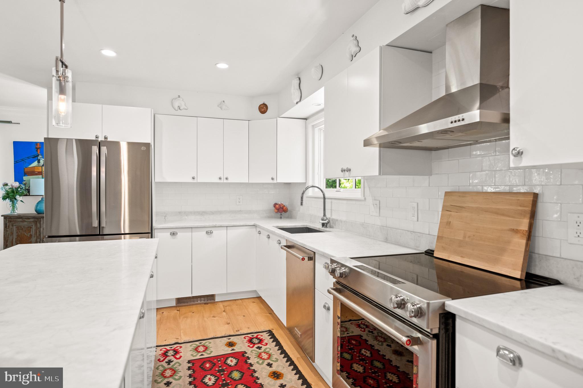 8 Lawrence Ave