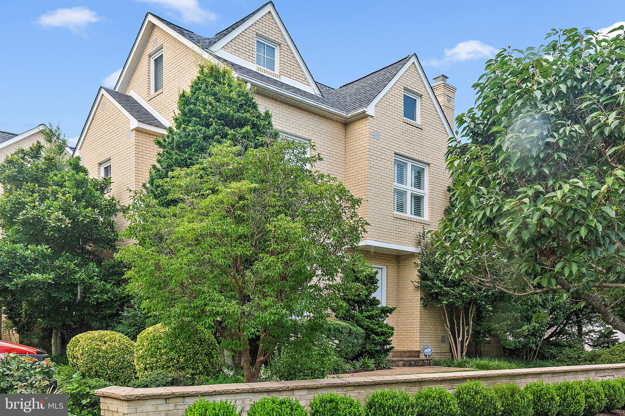 1008 Boucher Ave