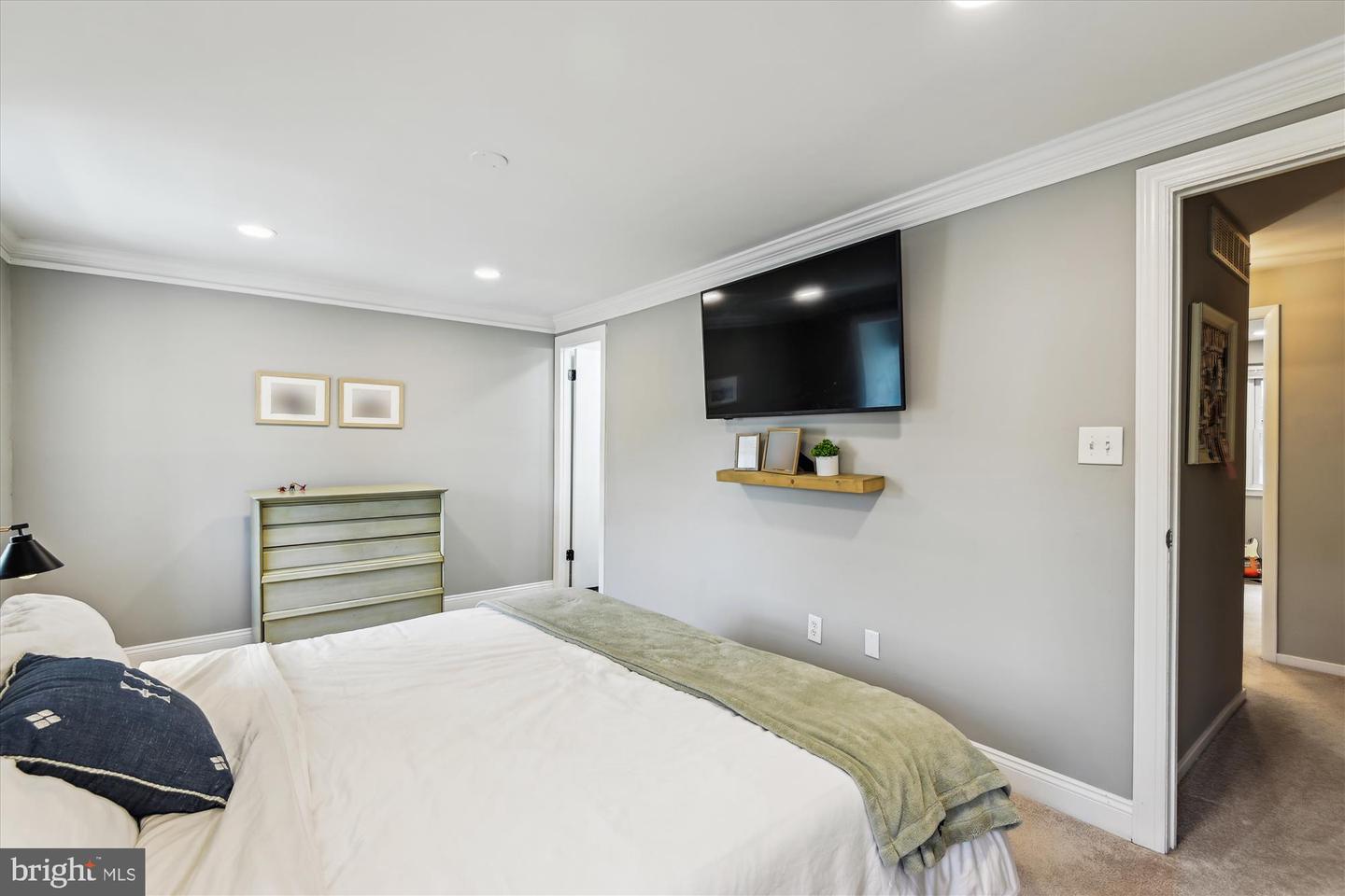 1784 Sharwood Pl