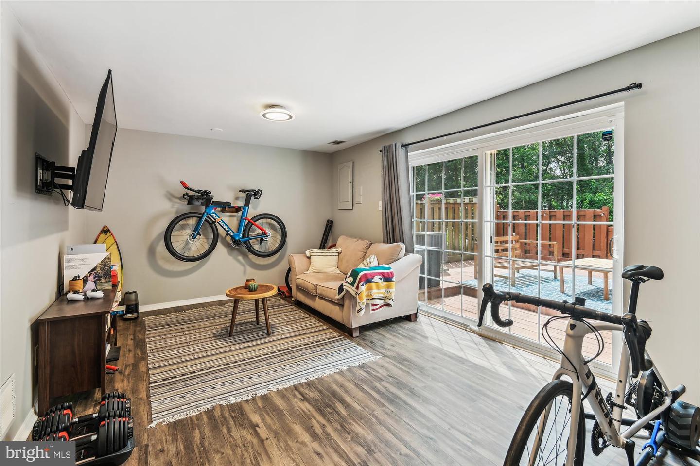 1784 Sharwood Pl