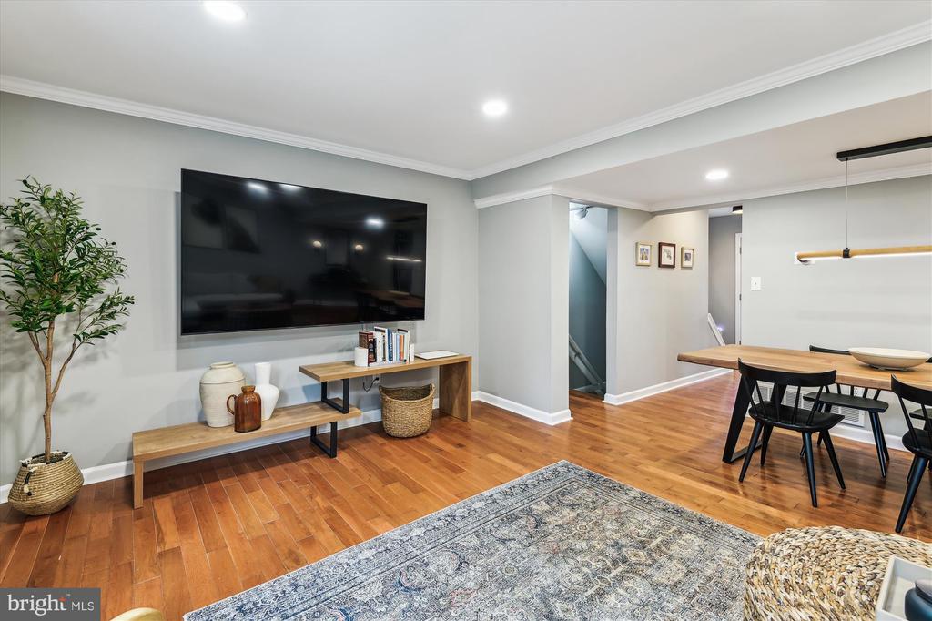 1784 Sharwood Pl