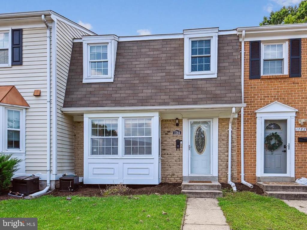 1784 Sharwood Pl