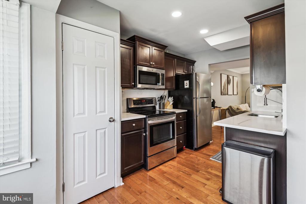 1784 Sharwood Pl