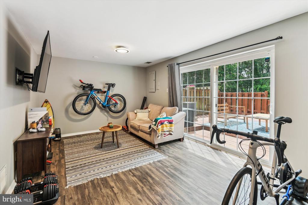 1784 Sharwood Pl