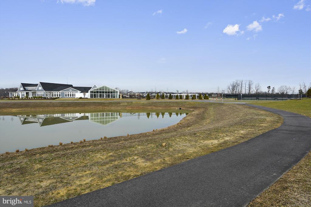2930 Levee Dr