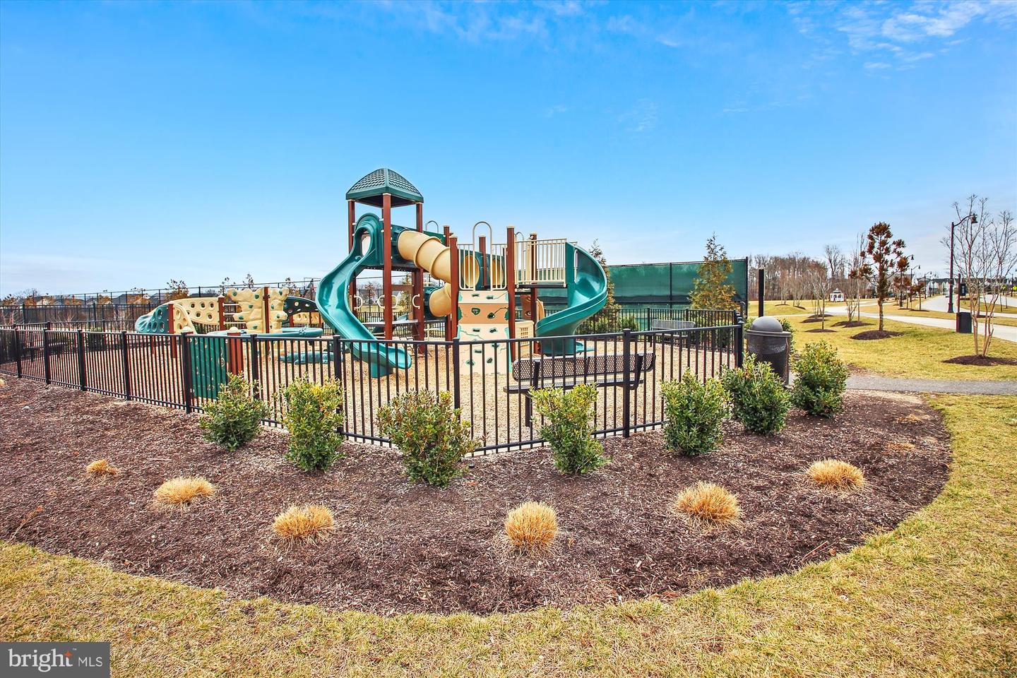 2930 Levee Dr