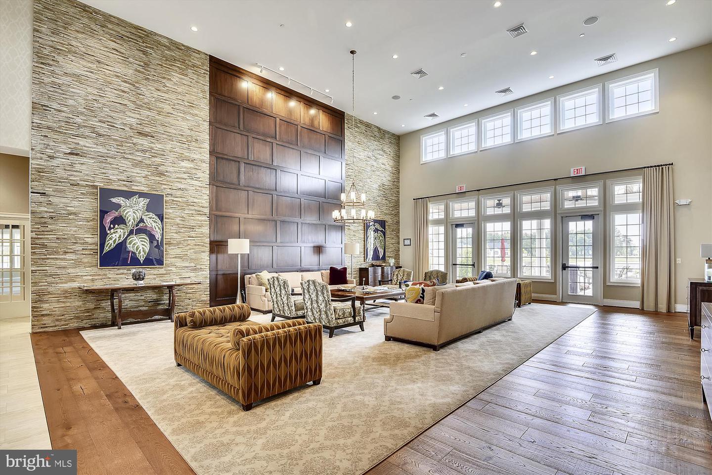 2930 Levee Dr