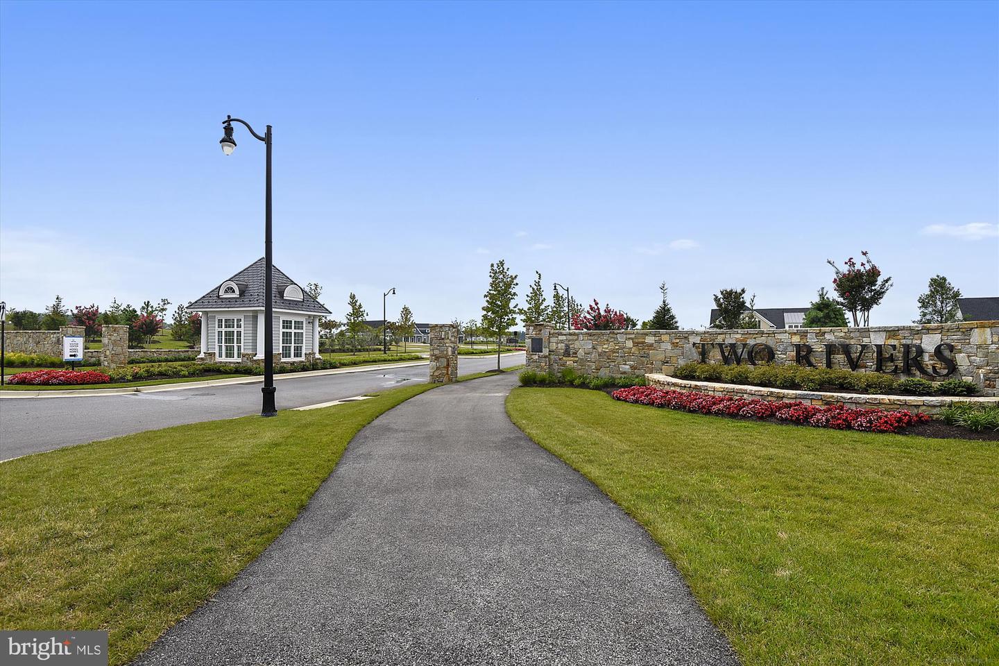 2930 Levee Dr