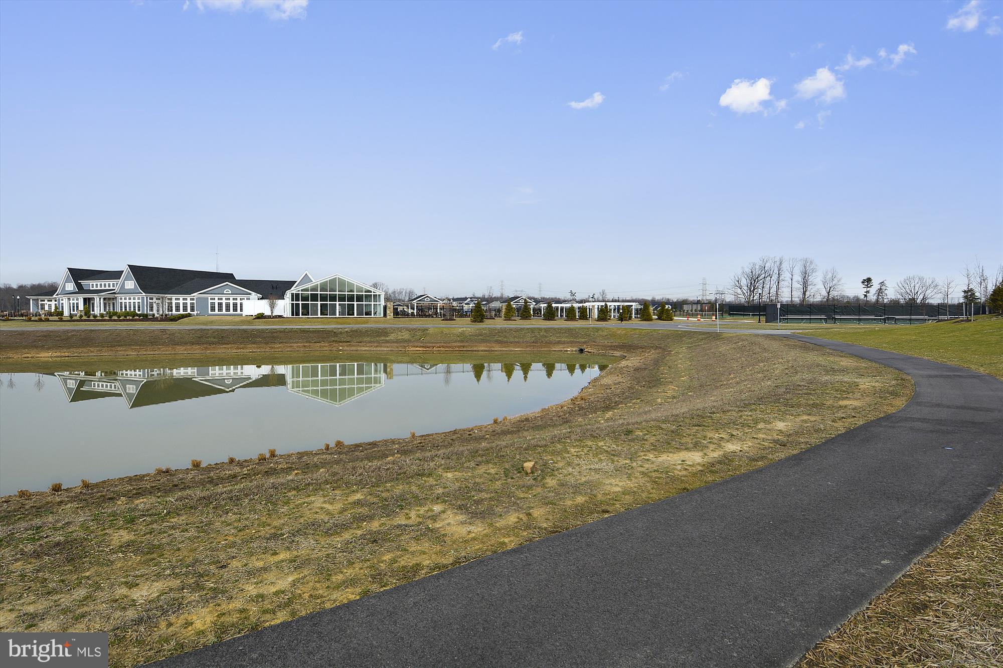 2930 Levee Dr