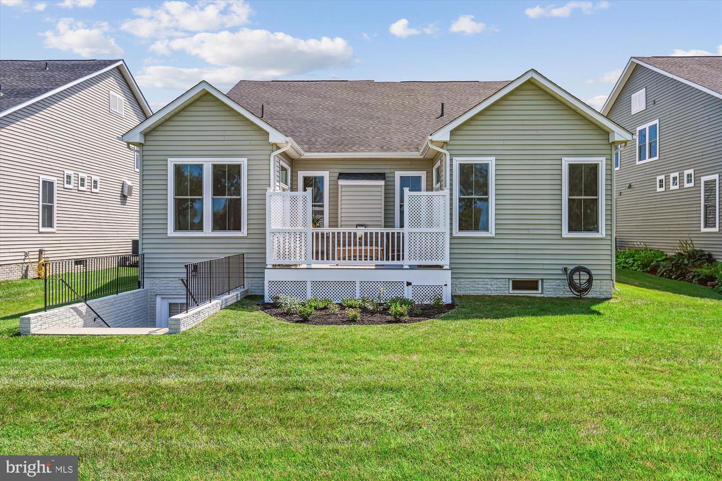 2930 Levee Dr