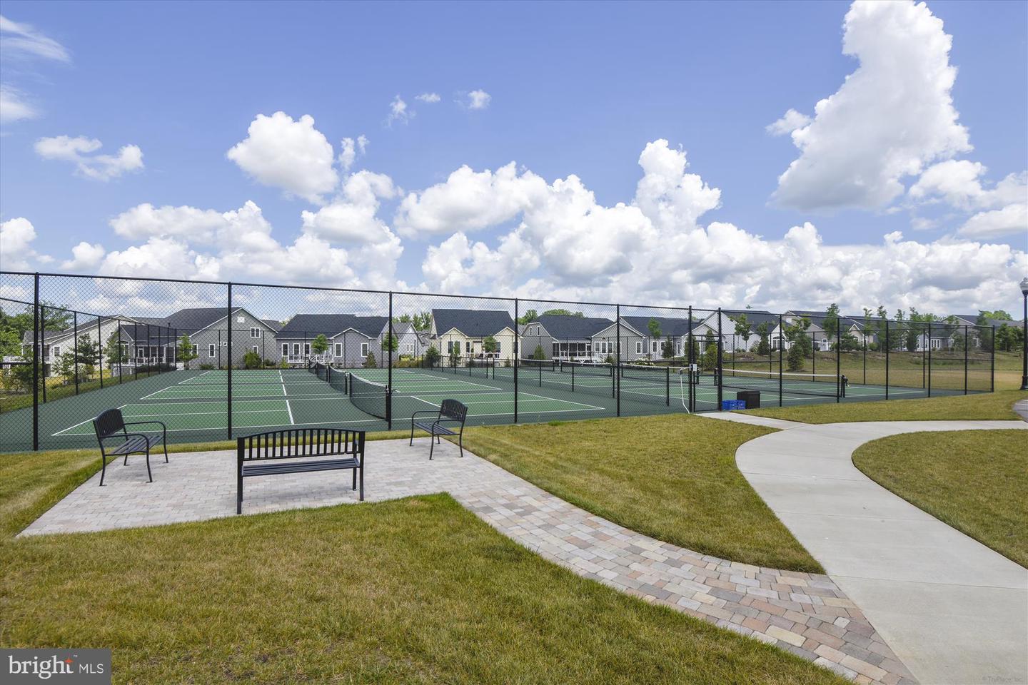 2930 Levee Dr