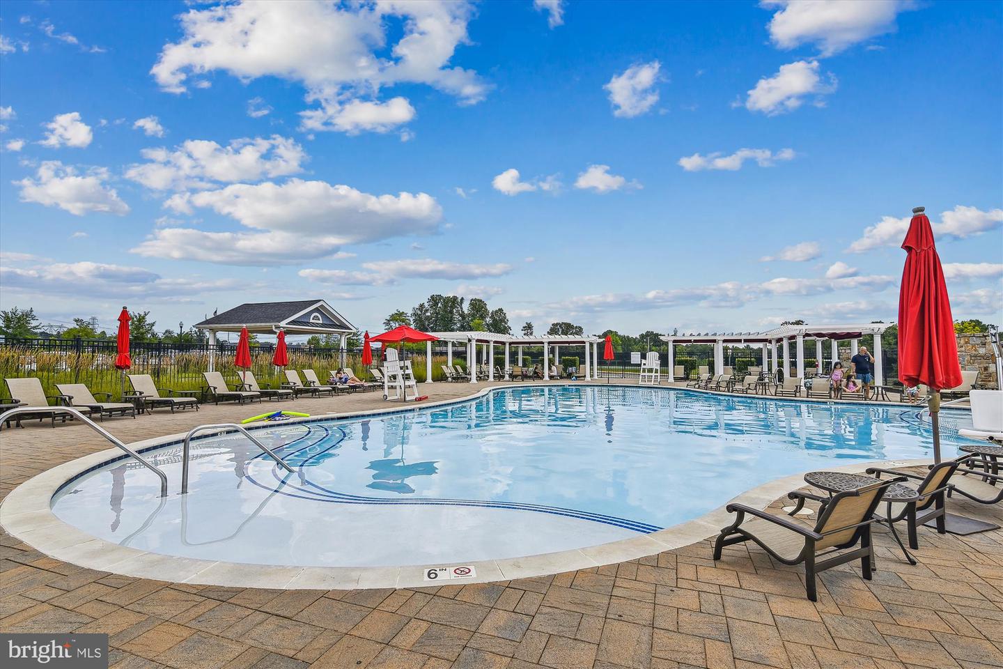 2930 Levee Dr