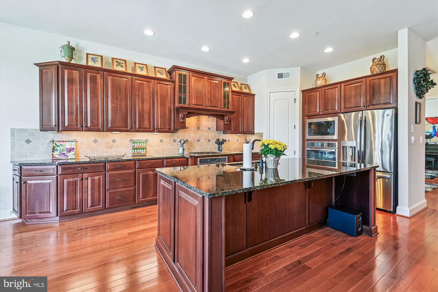 2930 Levee Dr