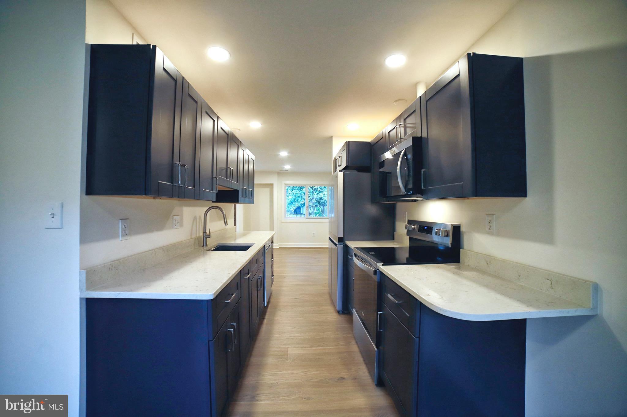 1021 CEDAR RIDGE COURT