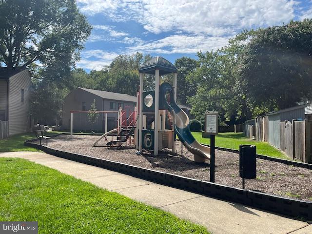 1021 CEDAR RIDGE COURT