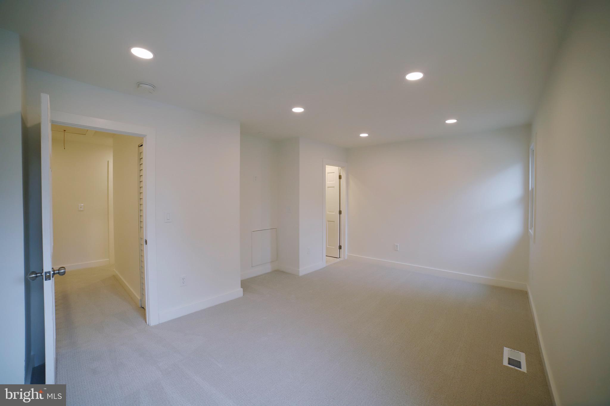 1021 CEDAR RIDGE COURT