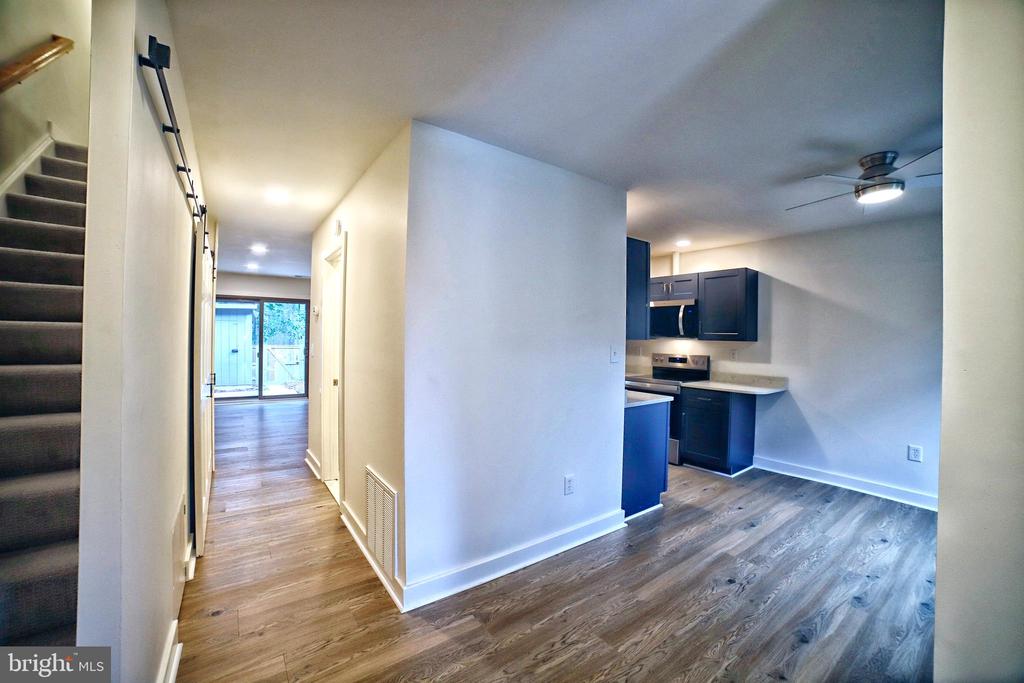 1021 CEDAR RIDGE COURT