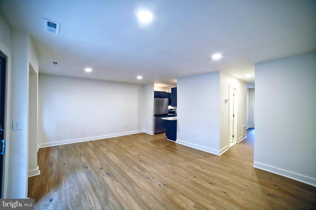 1021 CEDAR RIDGE COURT