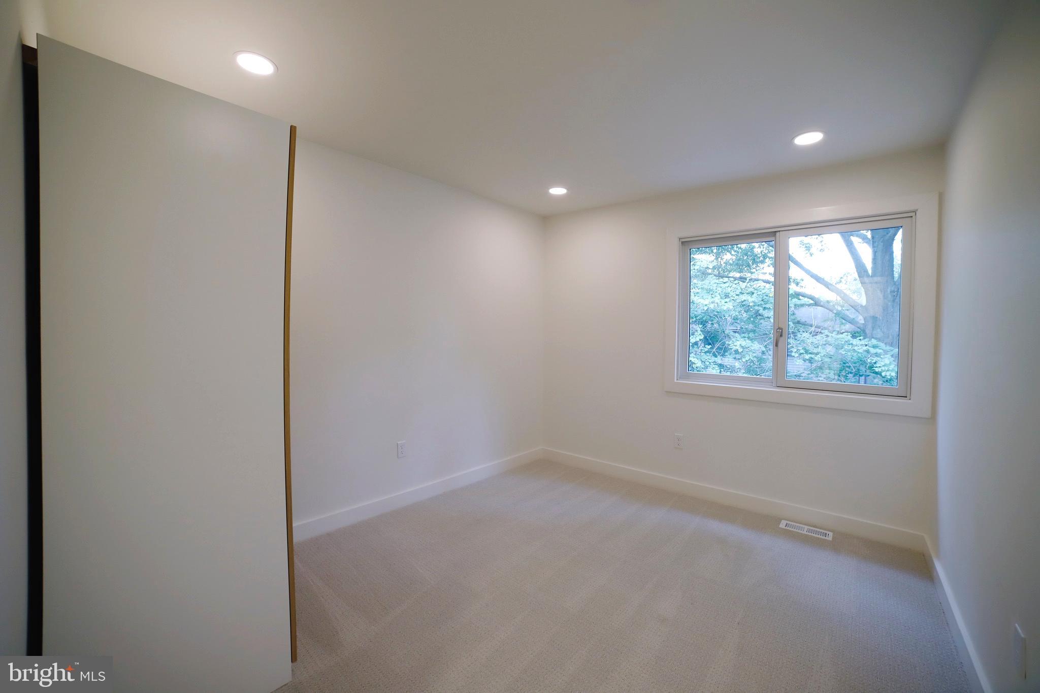 1021 CEDAR RIDGE COURT