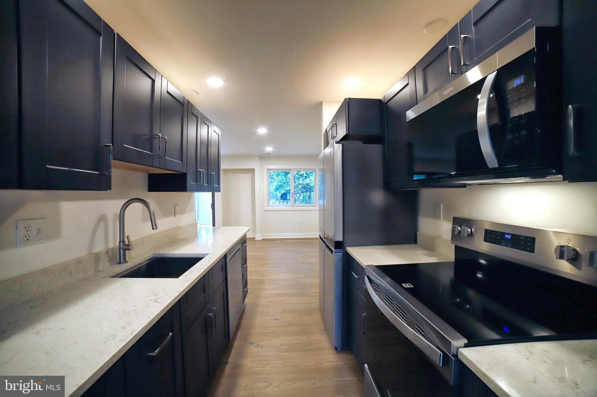 1021 CEDAR RIDGE COURT