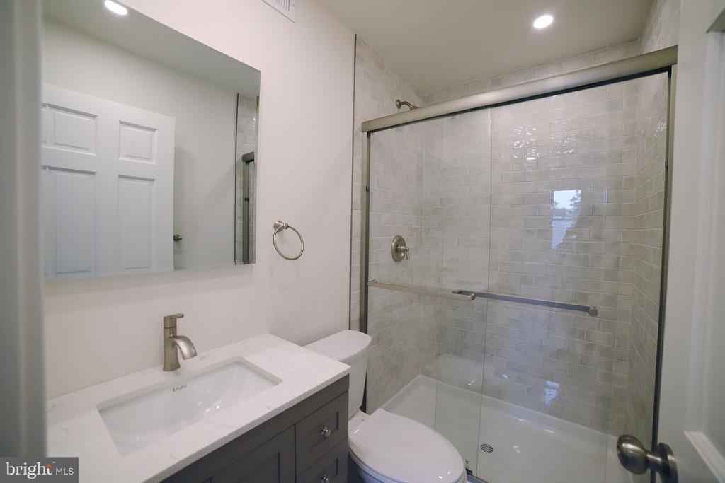 1021 CEDAR RIDGE COURT
