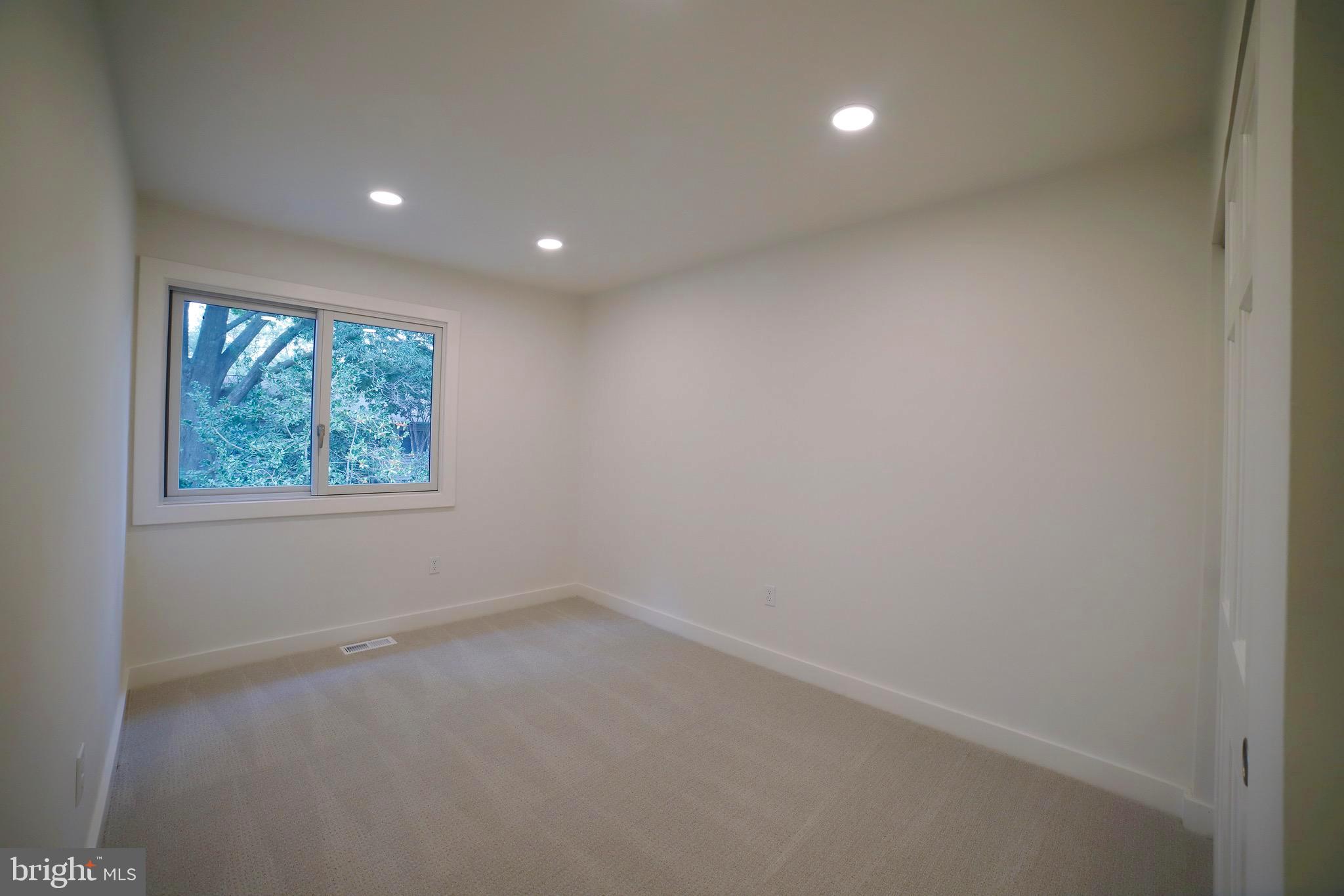 1021 CEDAR RIDGE COURT