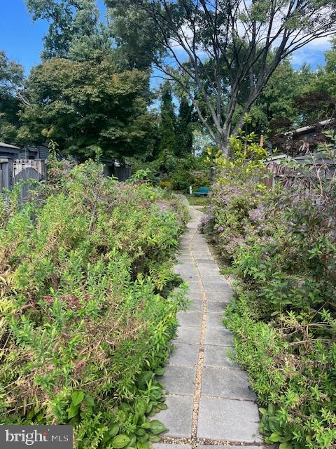 1021 CEDAR RIDGE COURT