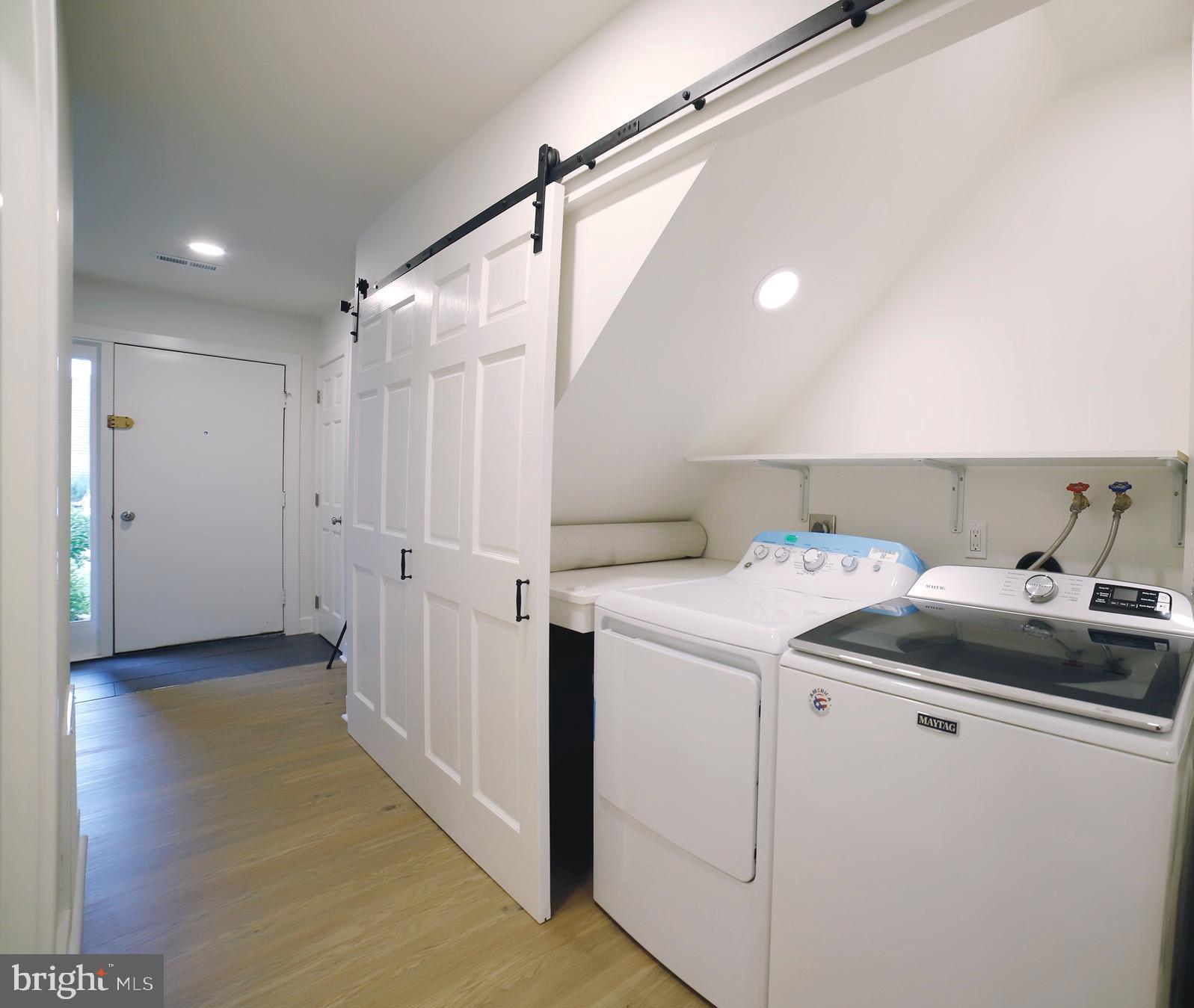 1021 CEDAR RIDGE COURT