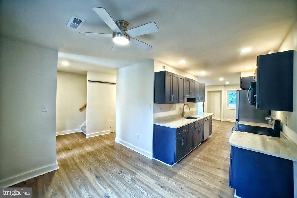 1021 CEDAR RIDGE COURT